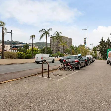 Le Beausejour, With Pool Apartman